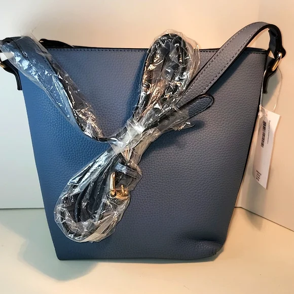 NEW●●Naturalizer Bucket Crossbody - Picture 3 of 9